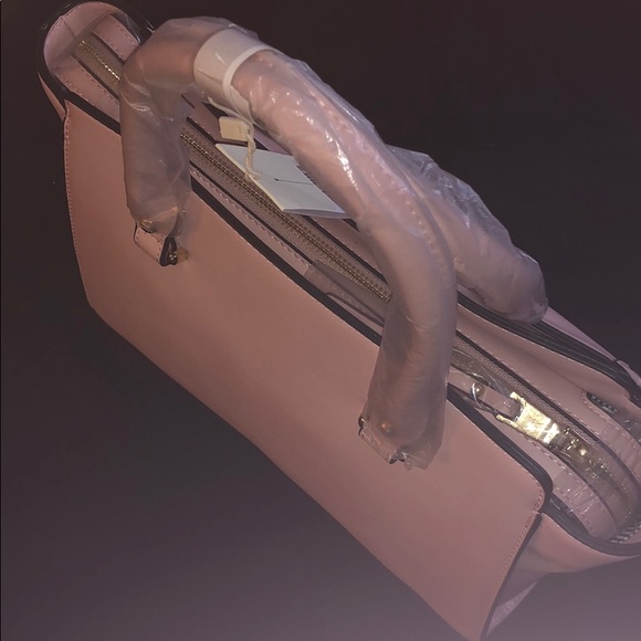 A.V.I Handbag - Picture 4 of 7